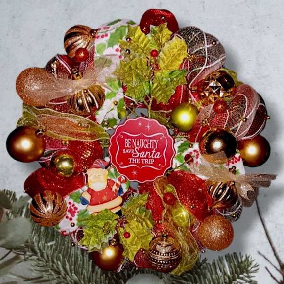 CHRISTMAS SANTA CLAUS RED & GREEN WREATH - Picture 6 of 8